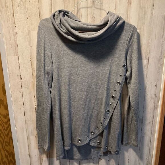 Blouse by Belldini With that weird collar size small - Picture 1 of 4